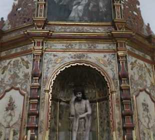 Jesusstatue in der Kirche San Agustin