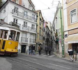 Strassenbahn in der Alfama