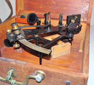 Historischer Sextant im Sielhafenmuseum