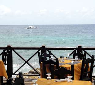 Blick auf die Terrasse des Perla del Mar