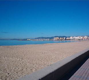 Strand vor dem Hotel