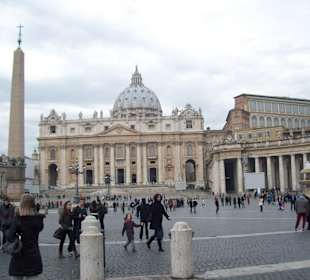 La basilica vista dalla piazza