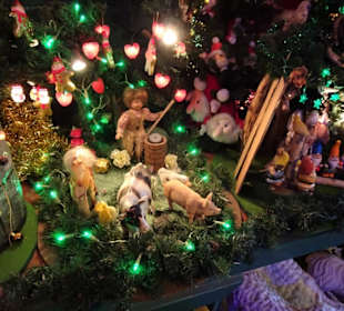 Rundgang durch die Weihnachtsscheune Hellingen