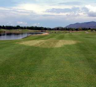 Imperila Lake View: Desert Course Loch 8