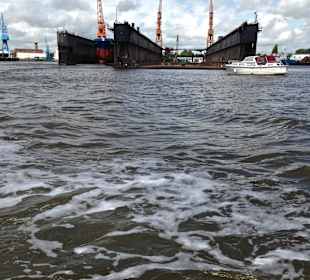 Emder Hafen aus Entenperspektive