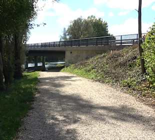 Schaukelweg an der Donau