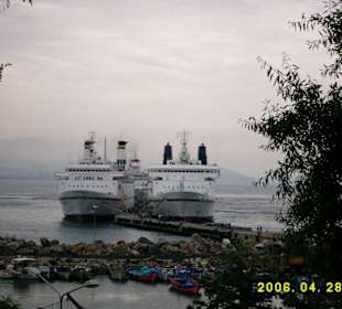Kreuzfahrtschiffe im Hafen von Alanya