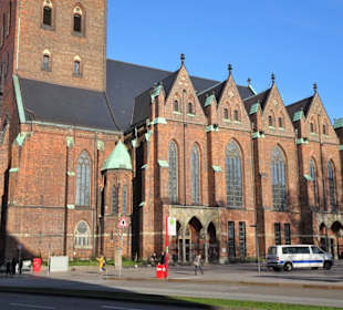Blick auf das Kirchenschiff der Petrikirche
