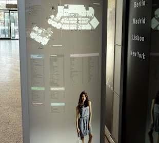 Lageplan und Wegweiser im Weserpark