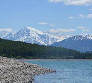 Am Reschensee mit Blick zum Ortler