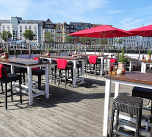 Plätze auf der Seeterrasse bei Gosch Flensburg