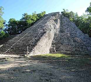Nohoch Mul (großer Hügel) / Cobá