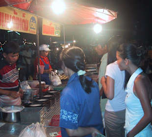 Es gibt frische Pfannkuchen.