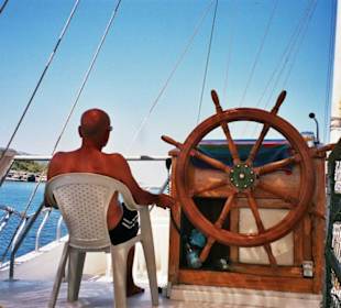 Der Kapitän auf der Blauen Reise