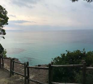 Und es gibt hier die schönste Laufstrecke, die ich kenne - b