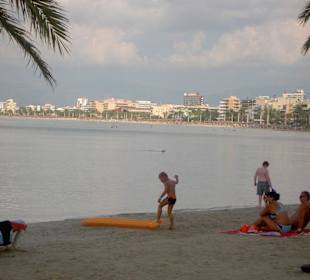 Playa Bucht von Arenal aus gesehen