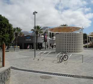 Plaza Corner Mall del Duque