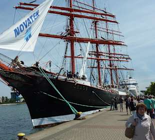 Hafen von Warnemünde mit der Seedorf