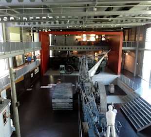 Der gewaltige Tiefpflug "Mammut"