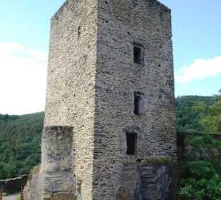 Der gut erhaltene Burgfried