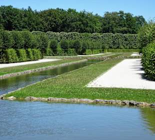 Rundgang durch den Kanalgarten der Eremitage