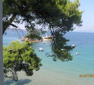 Blick zur Kapelle von Cafe