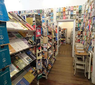 In den Verkaufsräumen der Livraria Esperança