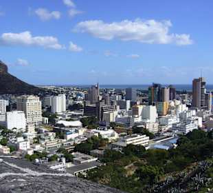 Blick von Fort Adelaide auf Port Louis