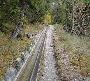 Wandern einer Bisse entlang