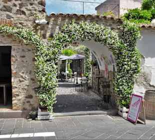 Außenansicht der Bar Yesterday