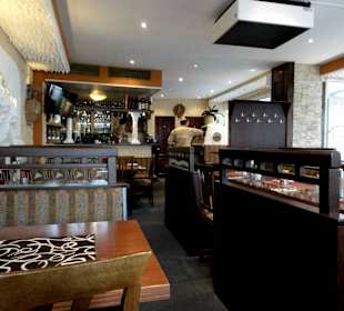 Blick in die Gasträume des Restaurants Plaka