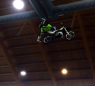 Action FMX-Jump