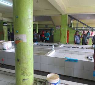 Unterwegs im einheimischen Markt 