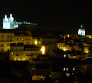 Nacht am Miradouro de Santa Luzia