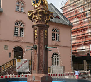 Marktbrunnen vor dem Alten Rathaus