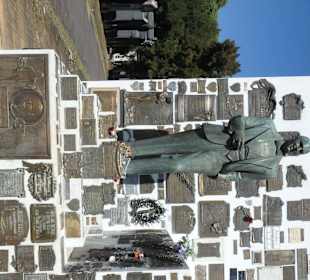 Teilansicht des Grabmals von Carlos Gardel