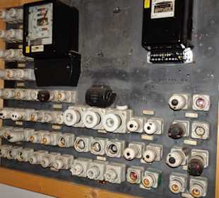 Sicherungskasten aus der Schieferfabrik