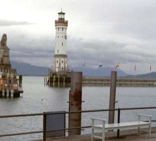 Hafeneinfahrt mit Leuchtturm