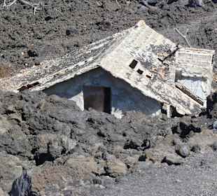 Verschüttettes Haus auf dem Ätna