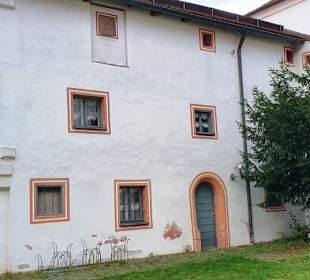 Seitenteile vom Schloss