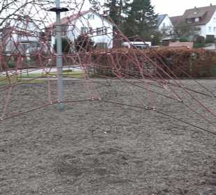 Spielplatz bei der Schule
