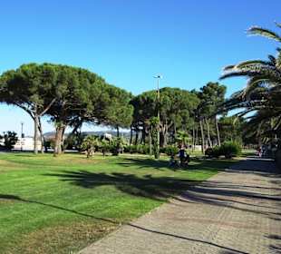 Spaziergang über die Strandpromenade Argelès-Plage
