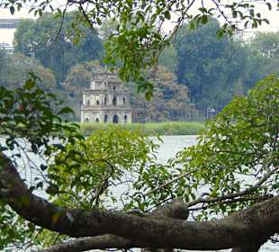 Hoan Kiem See in Hanoi