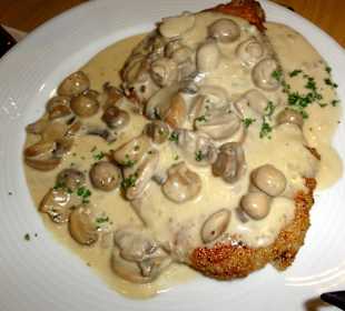 Schnitzel mit Rahm-Champignons