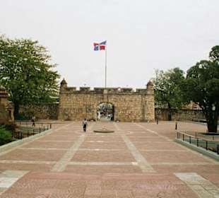 Tor zur Zona Colonia