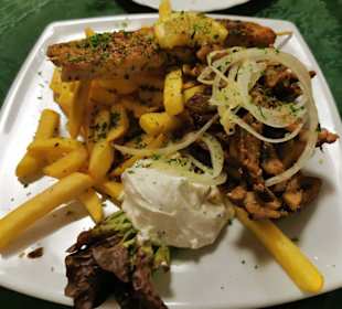 Trikala Teller Gyros und Souflaki