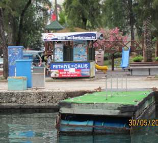Steg für Taxiboote in Fethiye