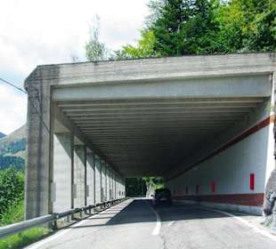 Schutztunnel Steinschlag