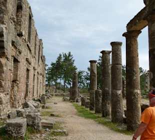Die Überreste der alten Bauwerke wurden bestaunt