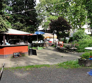 Eingangsbereich des Biergartens